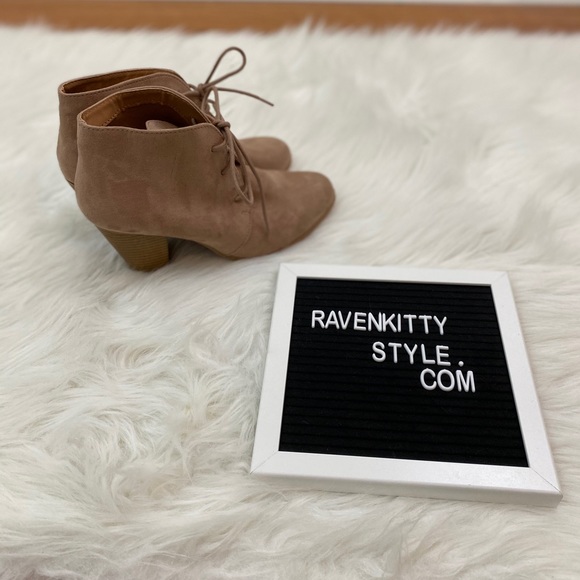Maurices Shoes - Maurices Daphne Tan Lace Up Chunky Booties 8